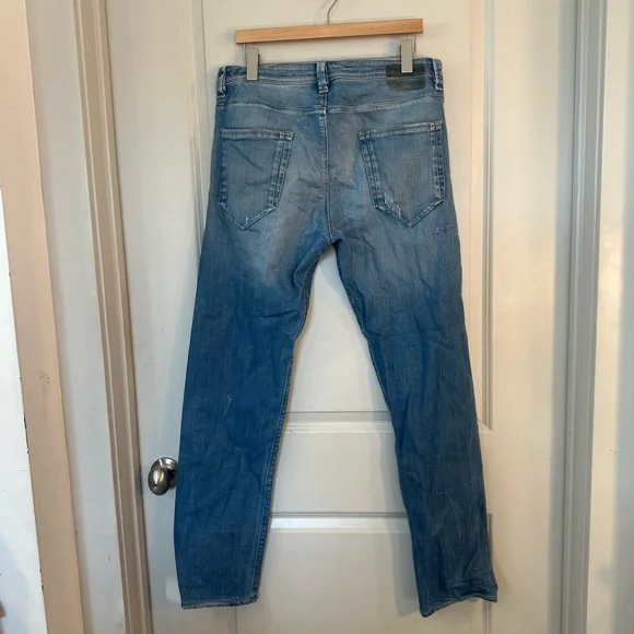 Diesal Gold Label Button Fly Side Hip Pocket Classic Straight Leg Jeans, 34W/32L - Picture 9 of 10